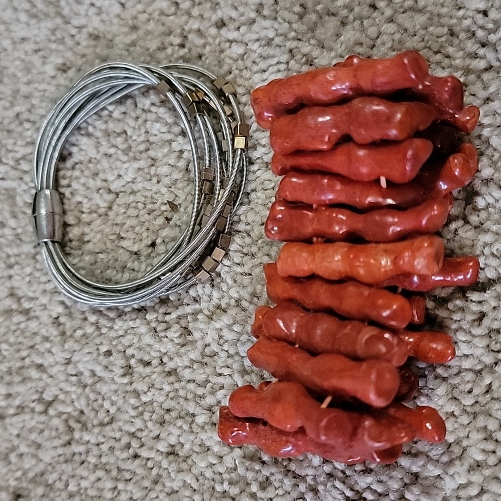 12 bracelets - Picture 2 of 6